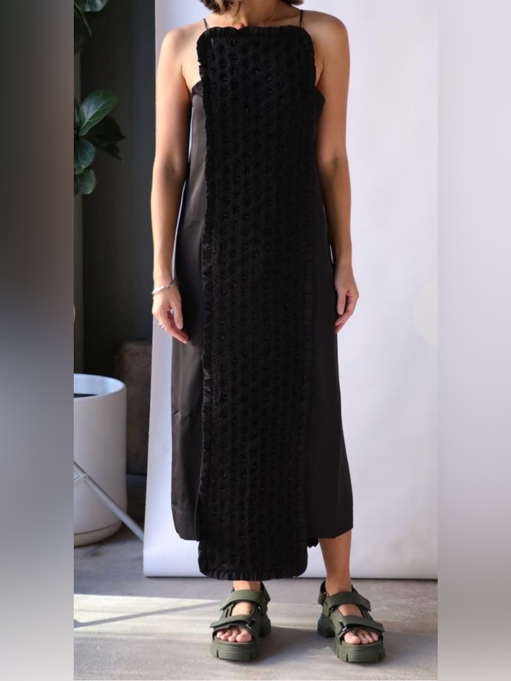 GANNI CENTER SMOCK PANEL RUFFLE SLIP DRESS - BLACK